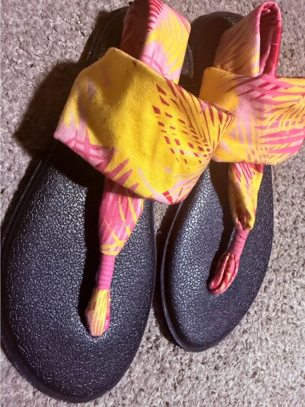 Sanuk Yoga Sling Sandals Size-4-5 Tropical Print